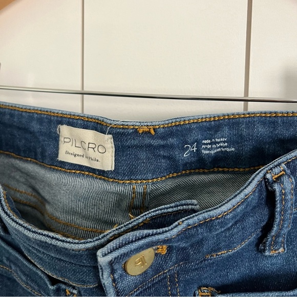 Anthropologie Pilcro The Yaya Patch Pocket Mid Rise Crop Flare Jeans - Picture 5 of 6